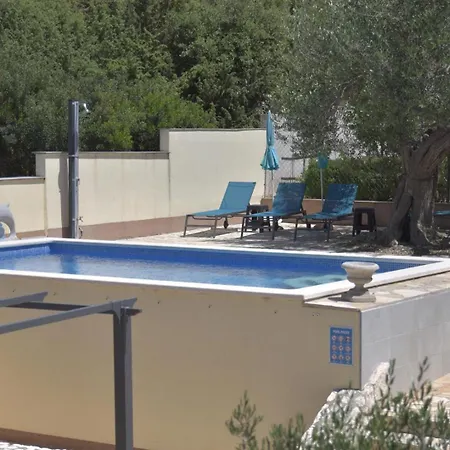 Apartment Luger 2. Stock *