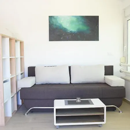 Luger 2. Stock Apartment Ražanj